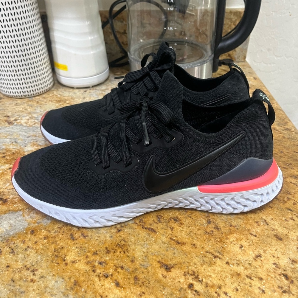 Nike Epic React Size 9 - image 3